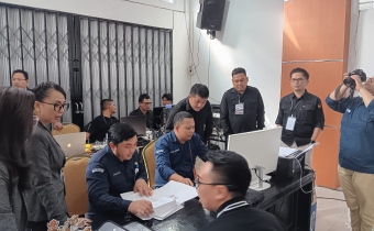 Pengawasan Pendaftaran Bapaslon Hari Pertama